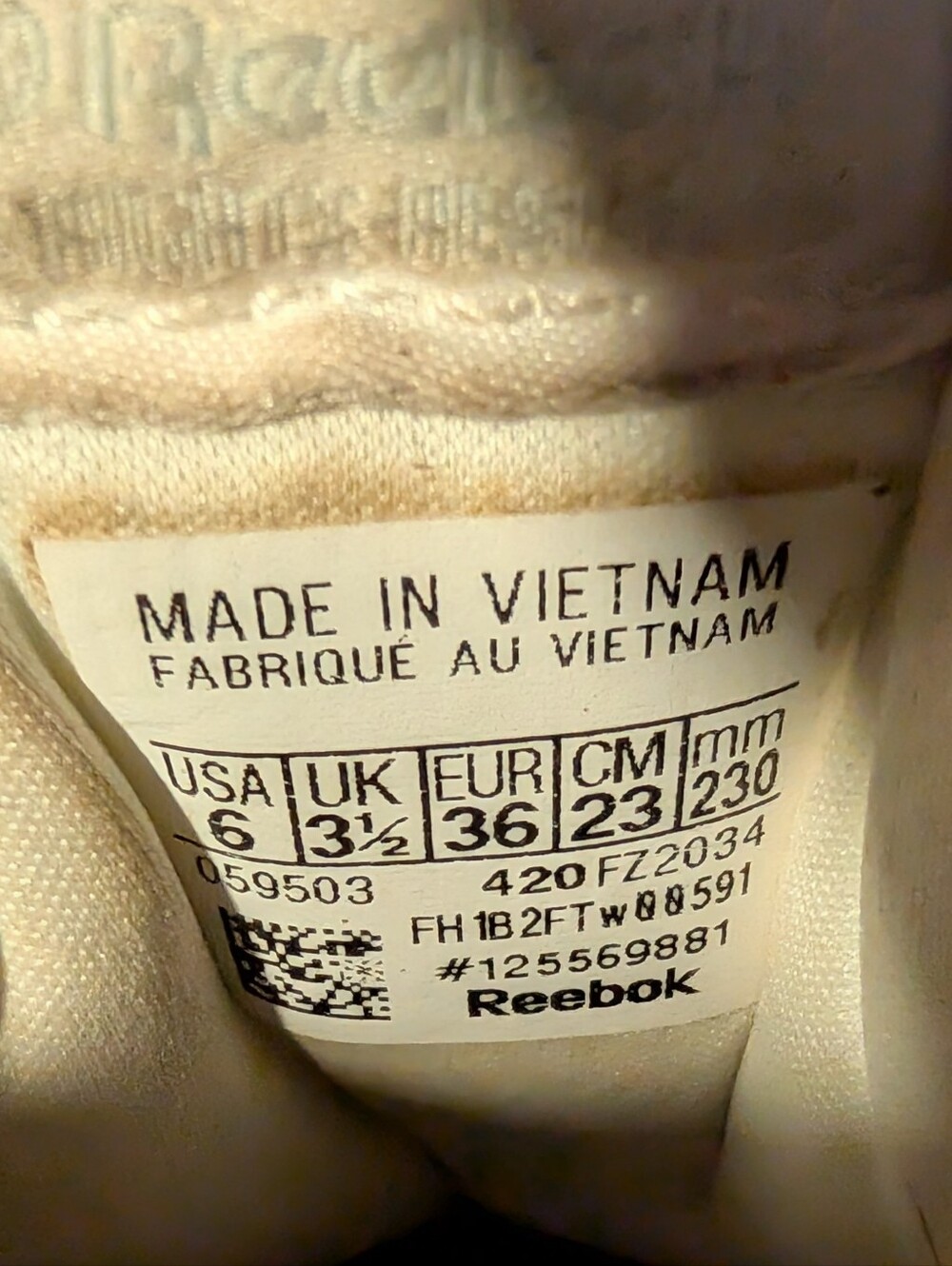 Classic Reebok White - Picture 6 of 6